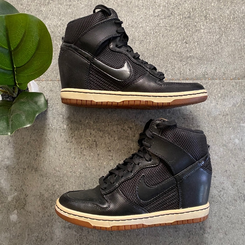 Nike Women’s Dunk Sky Hi size 7 blk wedge sneakers